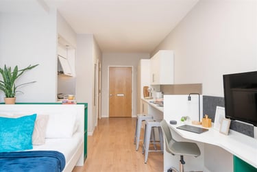 1 bed studio, Brougham Hayes, City Centre, Bath, BA23GF - Image 3